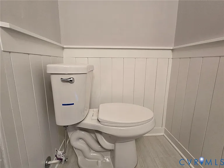 419 Airycrest Dr — Photo 26