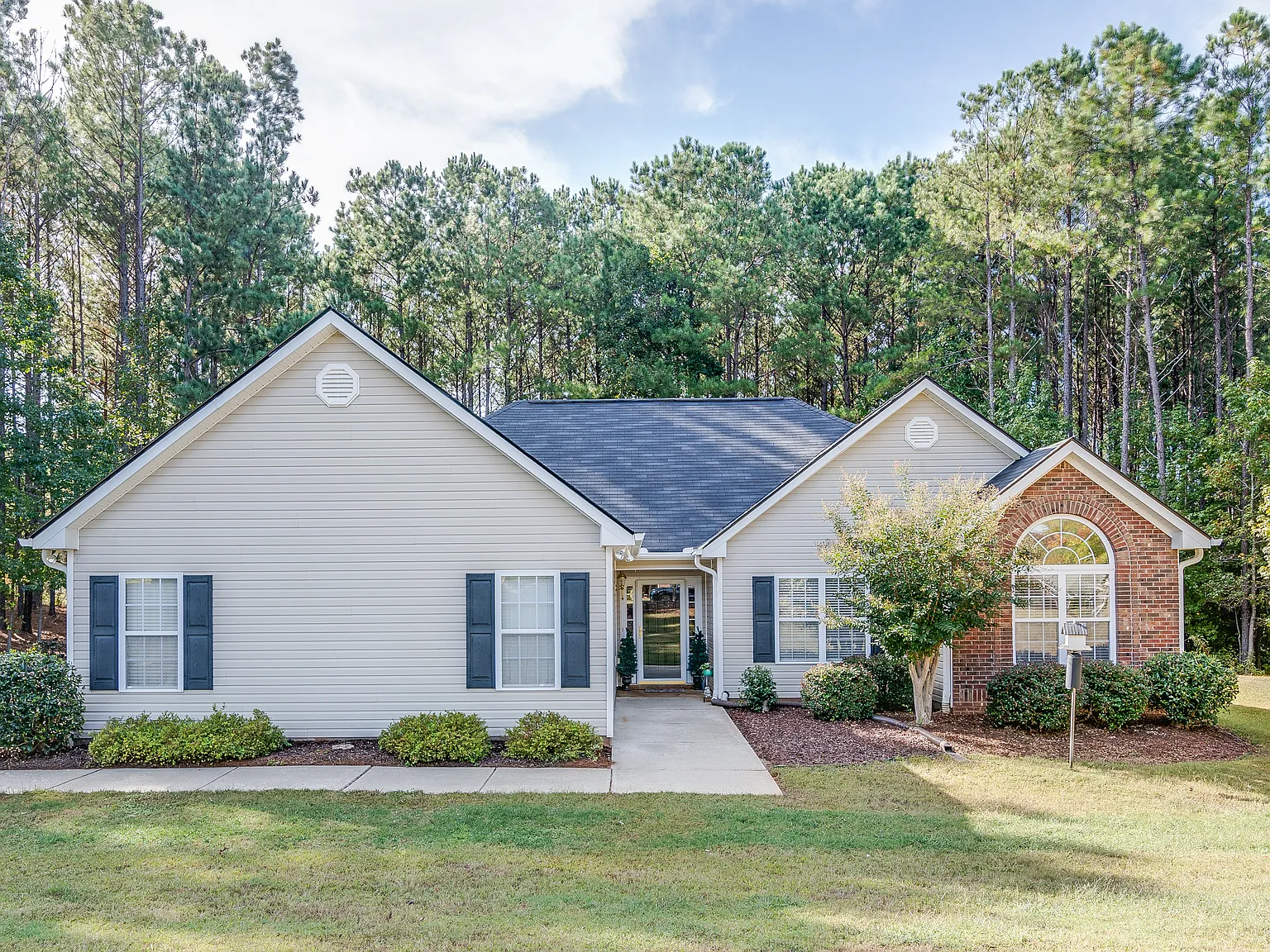 715 Graces Ct photo 1