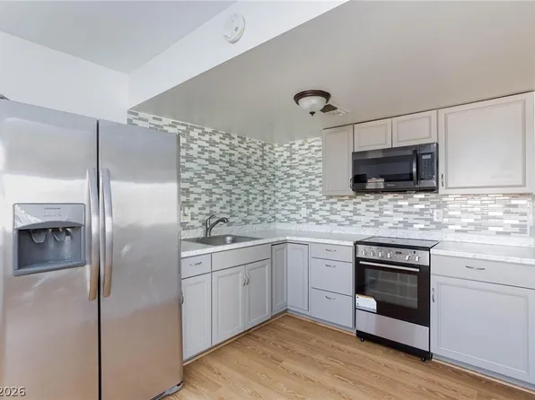 3821 1/2 Daisy St APT 26, Las Vegas, NV 89119