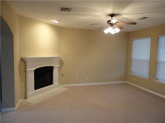 4th image of 1609 Grand Falls Dr