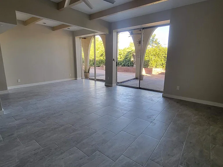 1542 E Solano Dr — Photo 13