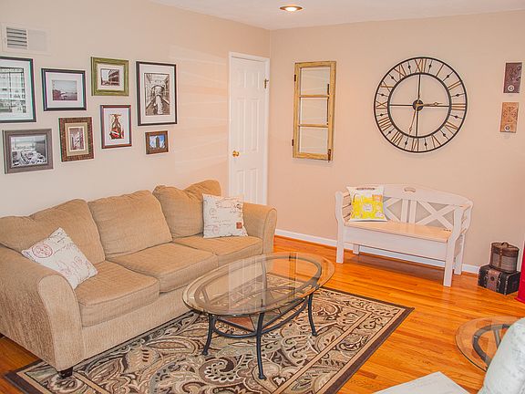 3rd image of 9508 Herpel Ln