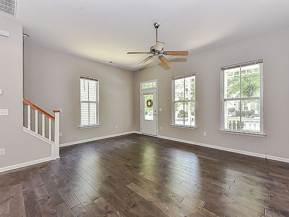 4th image of 135 Kensington St