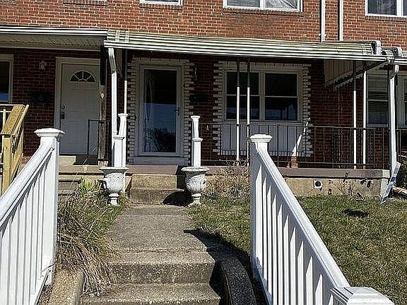 2nd image of 4017 Saint Augustine Ln
