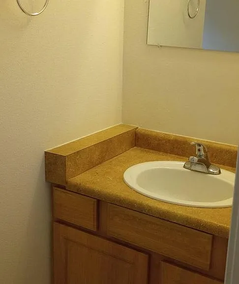 Vessey Park Apartments — Photo 34