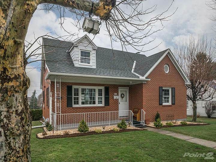 242 Greenwood Ave Nazareth PA-MLS_Size-001-Exterior Front-720x540-72dpi