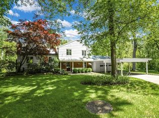 29 Stonehenge Rd, Weston, CT 06883