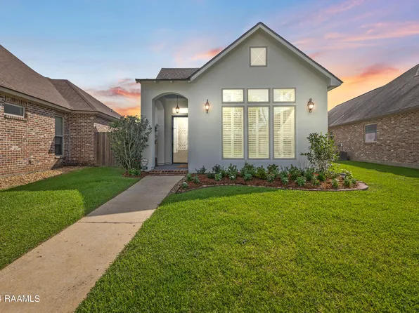 305 S Montauban Dr, Lafayette, LA 70507
