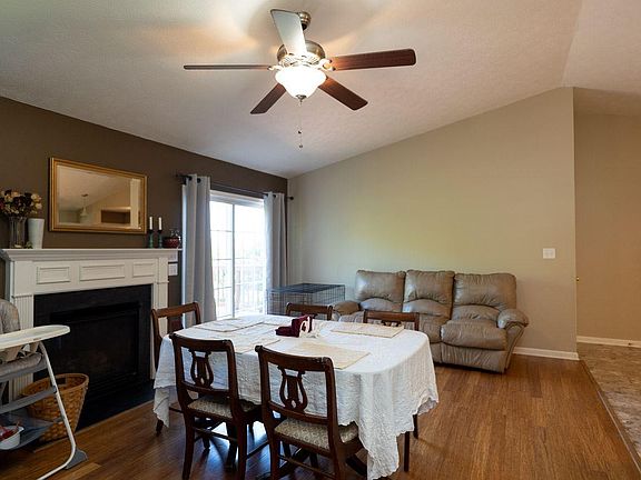 5th image of 14 Foxhall Ln