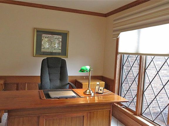 5th image of 10561 Tudor Cir