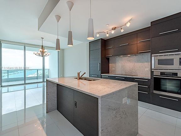 2nd image of 900 Biscayne Blvd APT 4407