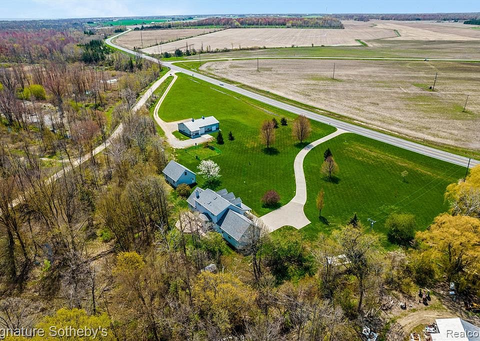 6880 N Lakeshore Rd, Port Hope, MI 48468 MLS 20230036104 Zillow