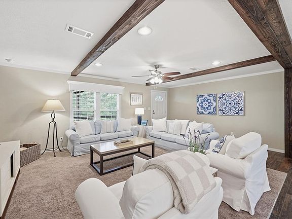 5th image of 209 Knollwood Dr