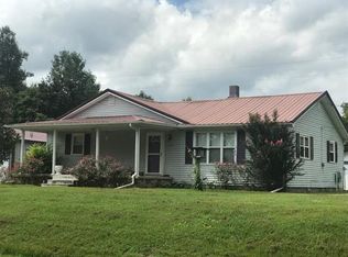 206 Black Bear Lick Ln, Livingston, KY 40445