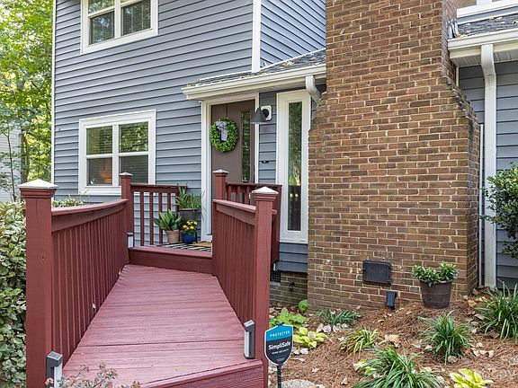 3rd image of 8108 Park Vista Cir