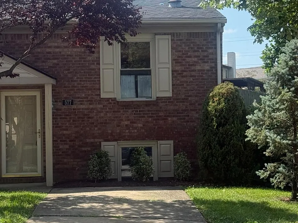 577 El Paseo Pl
