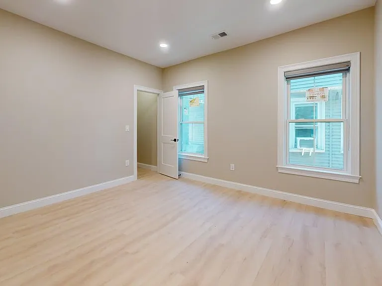 229 Highland Ave #3 — Photo 3