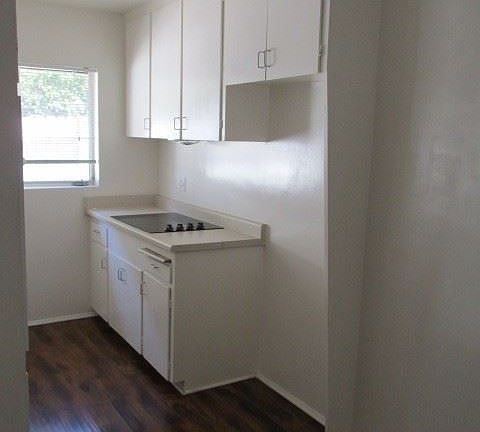 5th image of 7617 Comstock Ave APT B