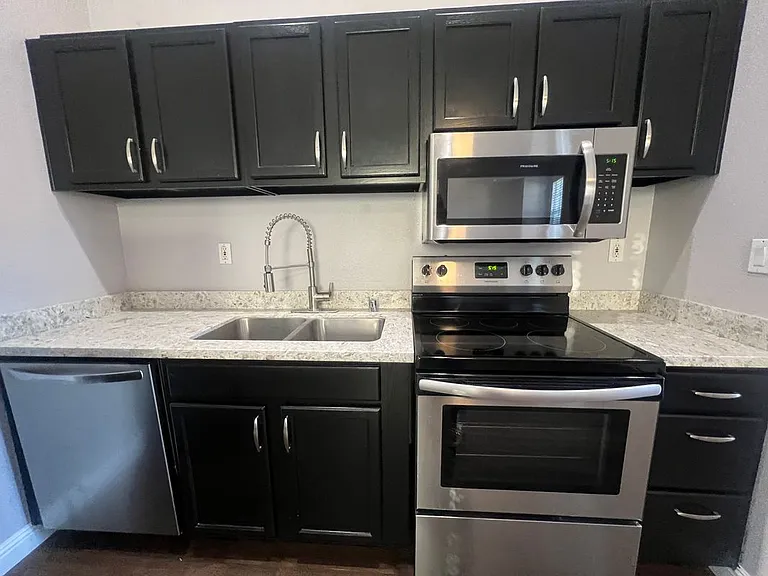 145 Wexford St #A — Photo 4
