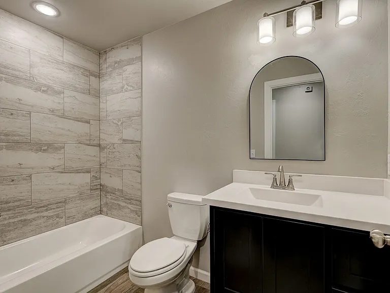 721 League Cir — Photo 24