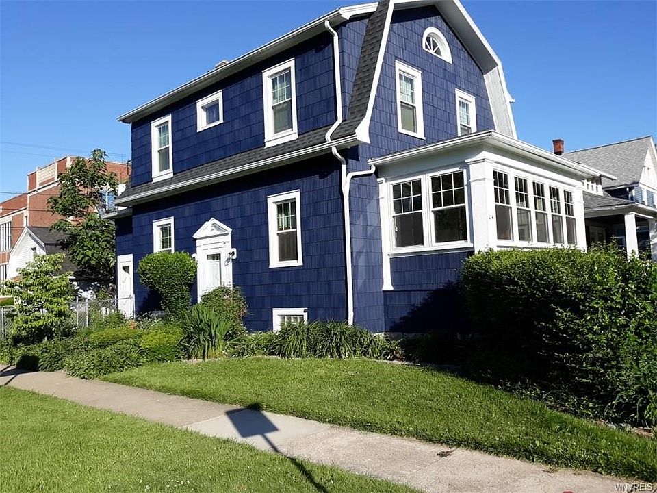 1st image of 134 Montrose Ave