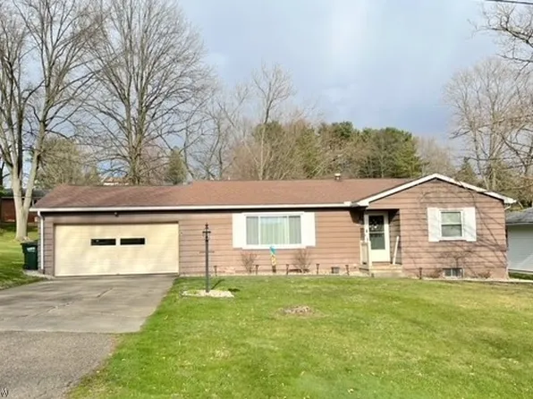 129 High St, Dover, OH 44622