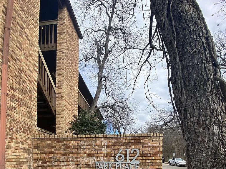 612 Park Pl #301 — Photo 38