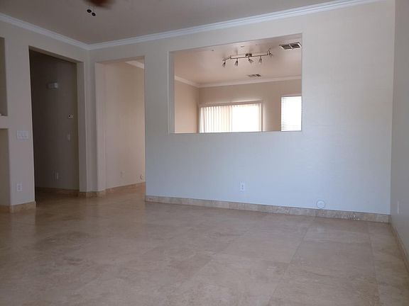 3rd image of 4523 E Oxford Ln