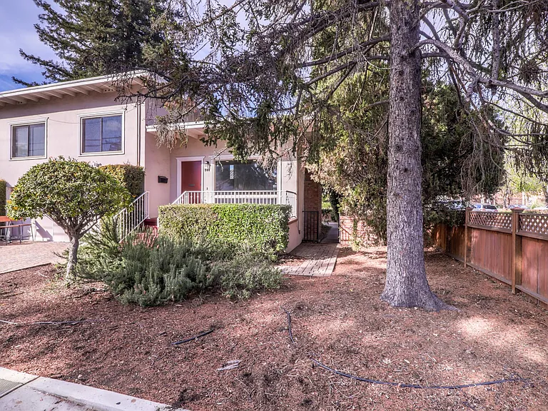 900 Oak Ln — Photo 14