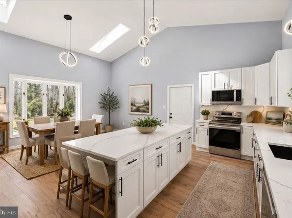 7621 River Rd, Fredericksburg, VA 22407