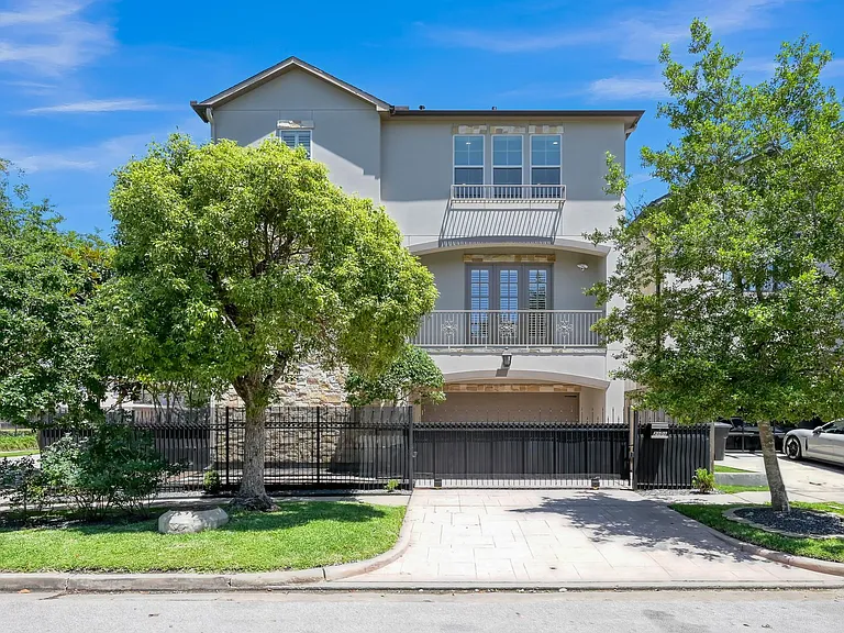 2101 Elmen St — Photo 3
