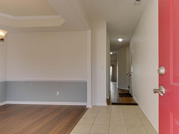 2nd image of 851 Norview Ave APT 203