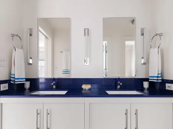 360 East 72nd Street image 17 of 19