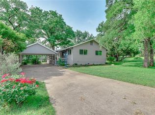 1403 E Tioga Ct, Granbury, TX 76048