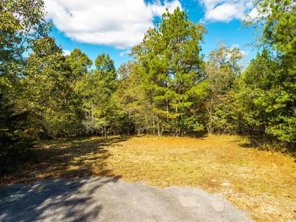 Dove Pl, Hot Springs National Park, AR 71913