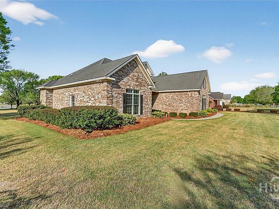 3rd image of 301 Flat Bush Drive