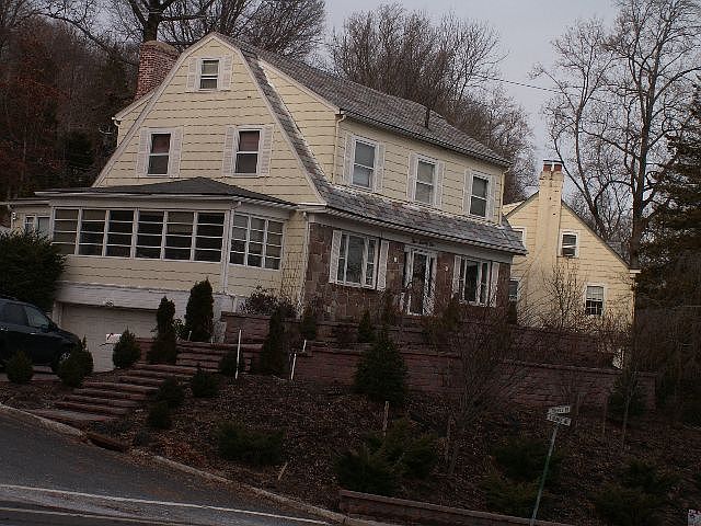1st image of 571 S Orange Ave