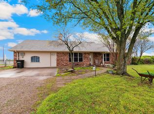 412 Lakeside Dr, Tioga, TX 76271