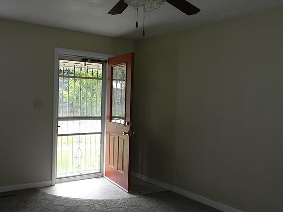 3rd image of 344 W Pine St