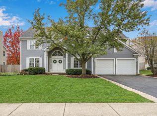 1021 Salceda Dr, Mundelein, IL 60060