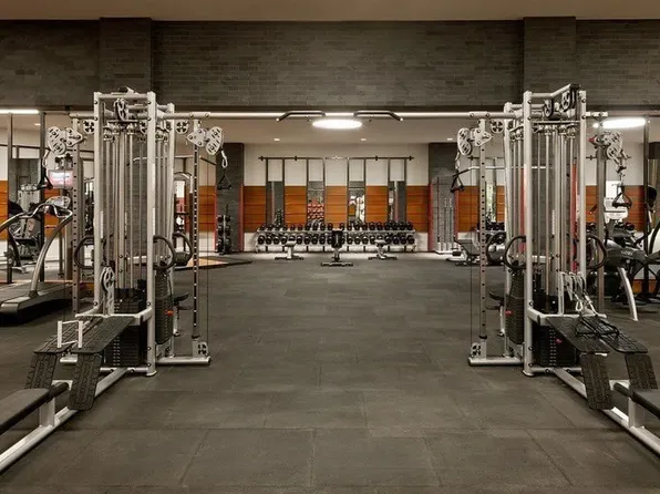 60 Riverside Boulevard image 17 of 27