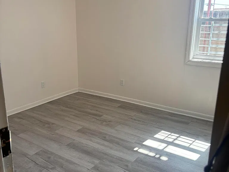 12 Clinton St #3 — Photo 4