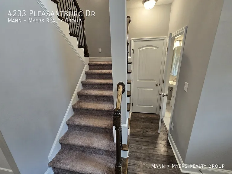 4233 Pleasantburg Dr — Photo 18