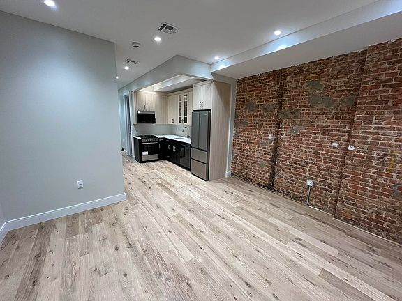3rd image of 221 Ralph Ave APT 2L