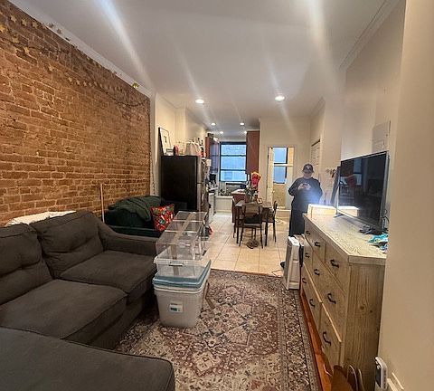 5th image of 1664 1st Ave APT 3N
