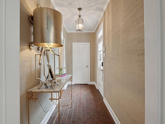 5th image of 337 Williamsburg Ln