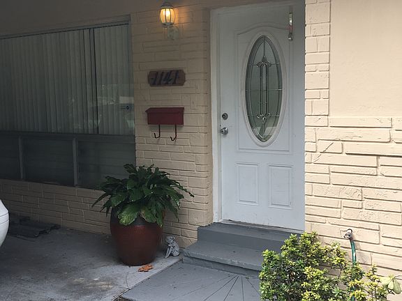 2nd image of 1141 Iroquois Ave