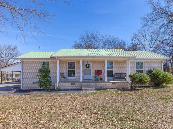 45 Daniel St, Savannah, TN 38372