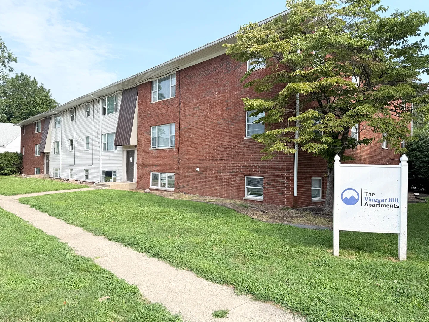 201 W Allen St - 211 — Photo 4