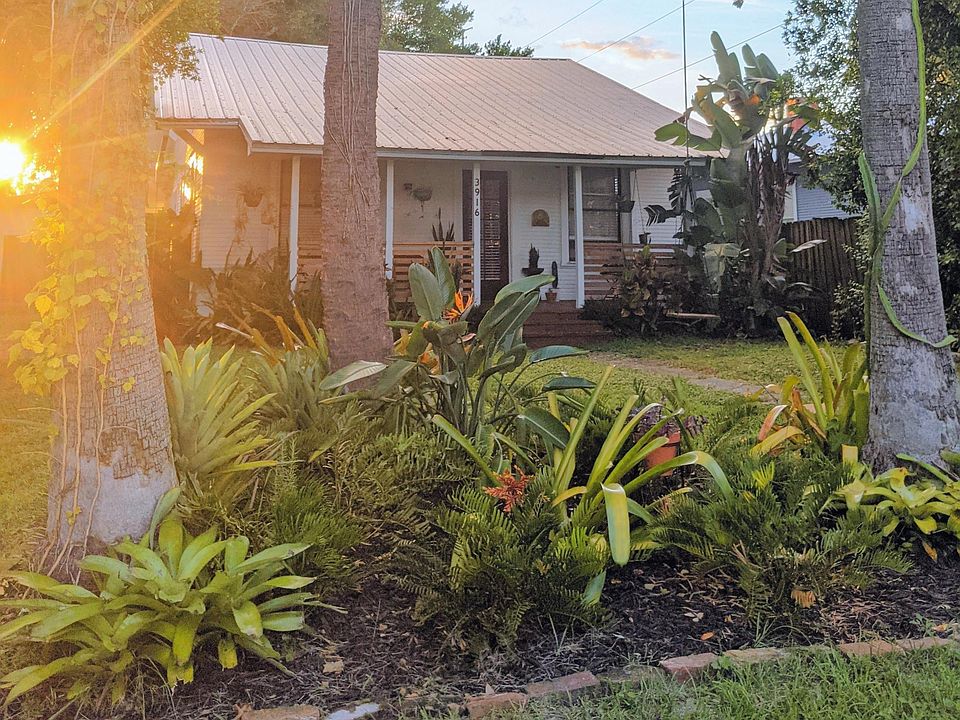 1st image of 3916 N Arlington Ave